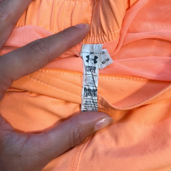 Under Armor Running shorts - Picture 2 of 2